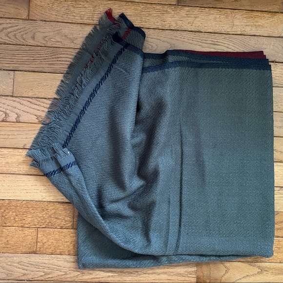 Various scarves - Picture 3 of 7